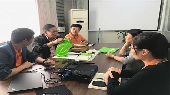 生物降解產品吸(xī)引馬來(lái)西亞客人來純宇環保(bǎo)考察 生物降解產品(pǐn)吸引馬來西亞客人來純宇環保考察