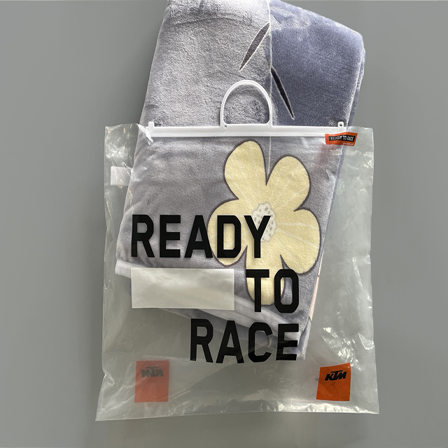 再生環保塑料手拎袋 再生環(huán)保(bǎo)塑料手拎(līn)袋